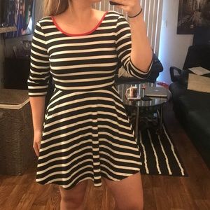 Express Black white and red dress 3/4 sleeve dress